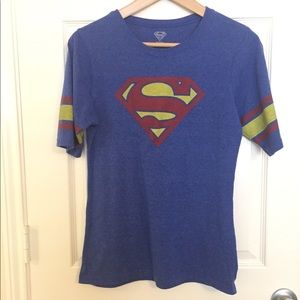 Supergirl TM & DC Comics size L tee